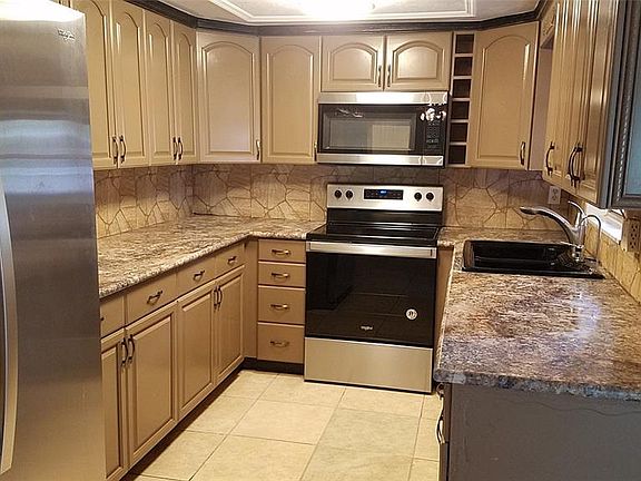 4th image of 750 Royal Palm Dr
