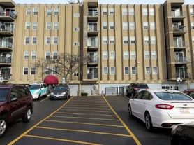 9514 Lawrence Ave, Schiller Park, IL