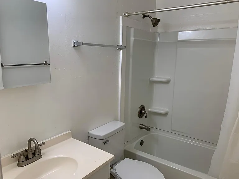 6029 SW 12th Pl — Photo 10