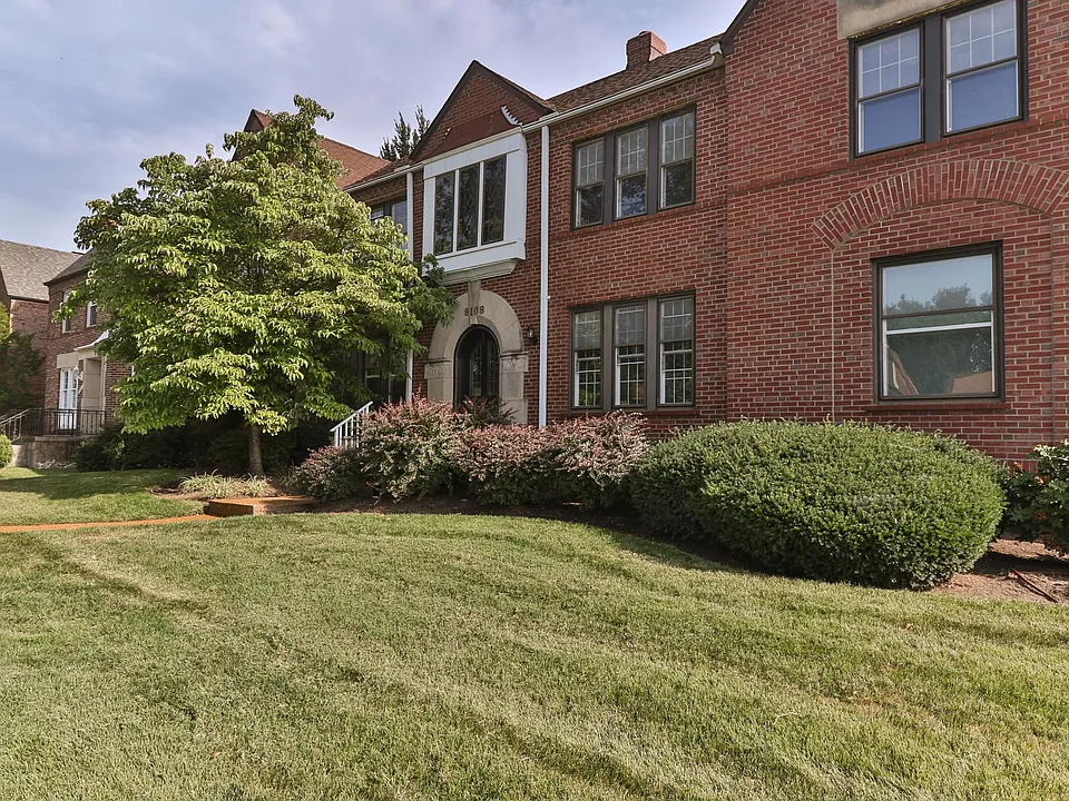 8108 Delmar Blvd #1W