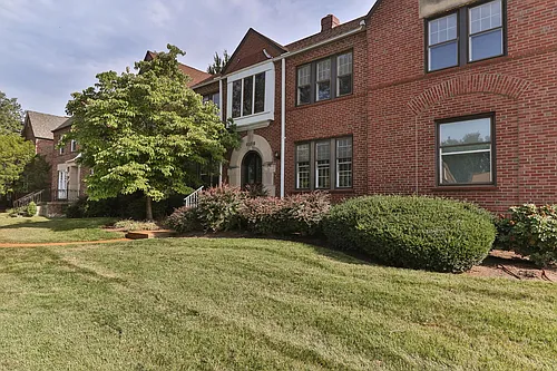 8108 Delmar Blvd #1W Photo 1