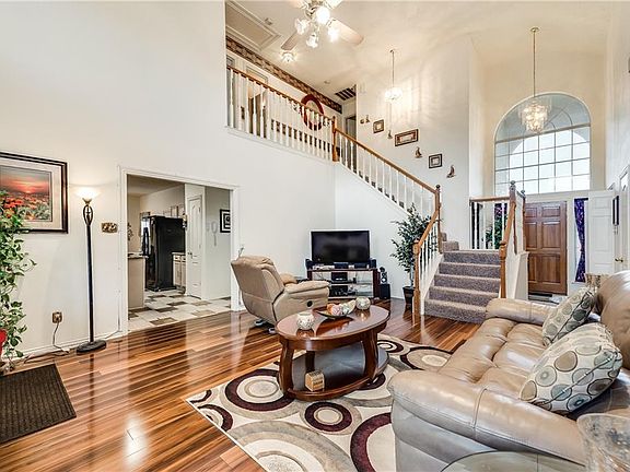 3rd image of 1509 Mockingbird Ln
