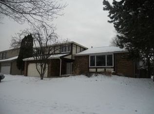625 W 58th St, Westmont, IL 60559