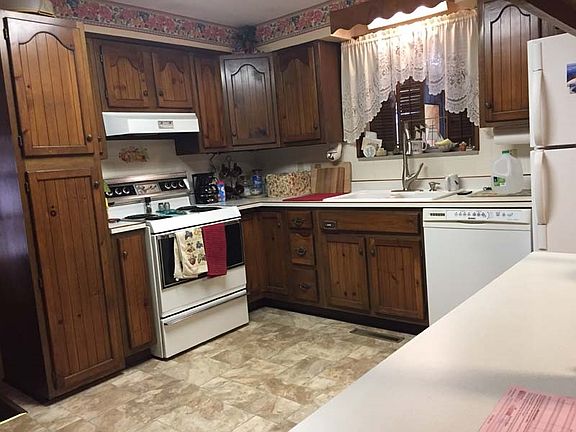 4th image of 2411 N Eby Dr