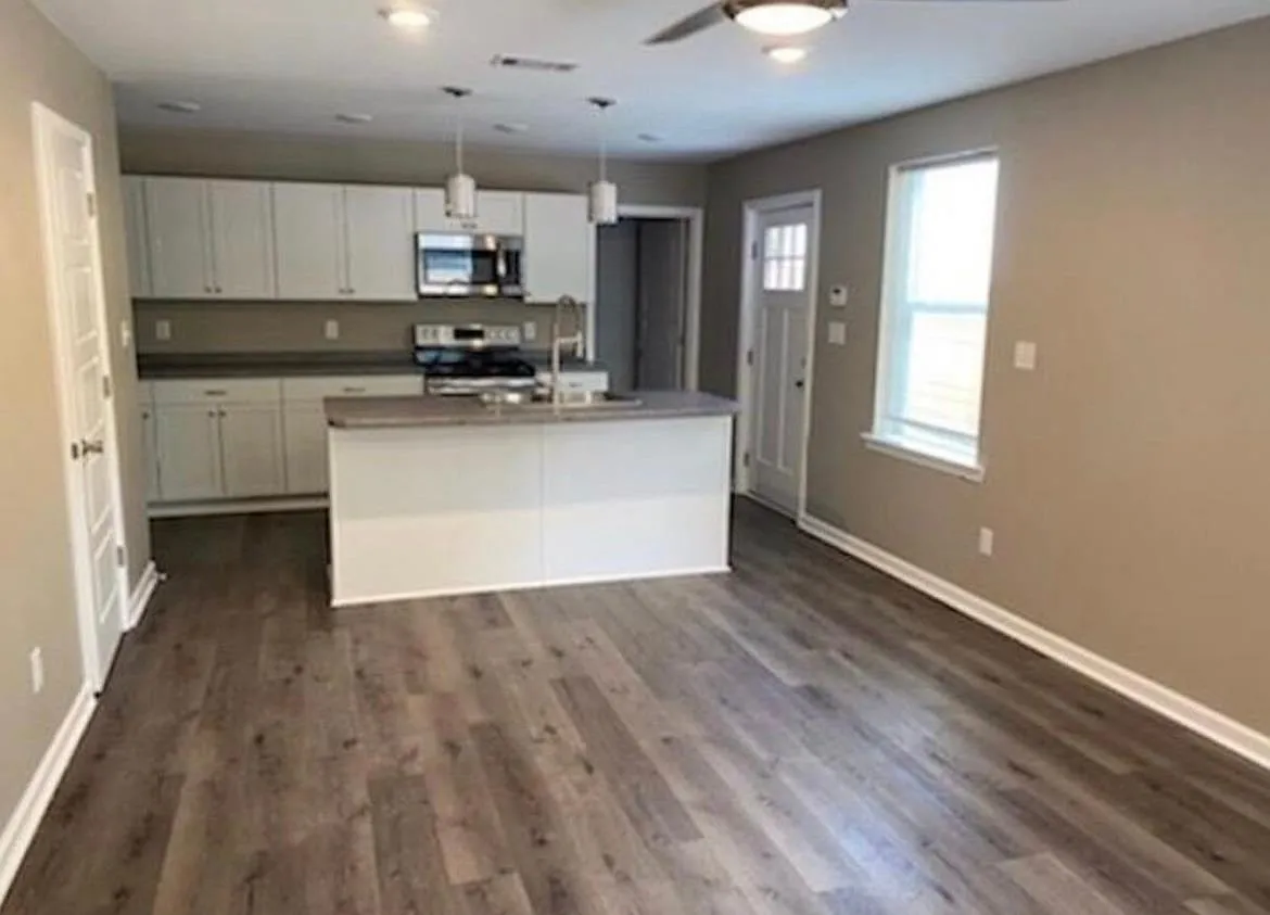 1 bed, 1.0 bath, 4282 sqft, $795 — Photo 4