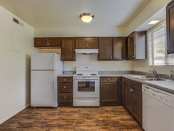 5th image of 510 1st St APT A