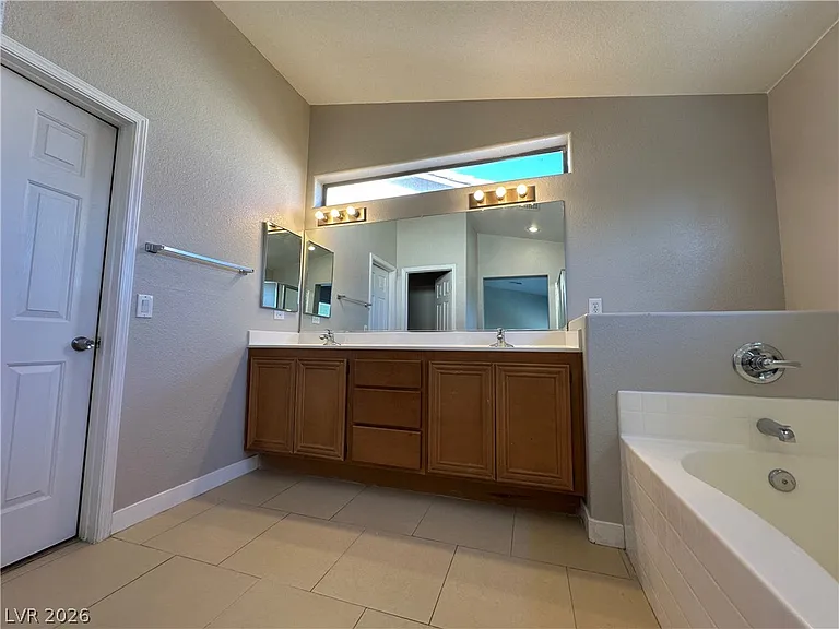 6084 Villa Trieste Ct — Photo 18