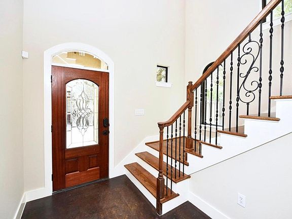 5th image of 939 W 21st St
