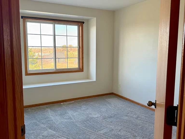 616 Shardlow Ln NE — Photo 14