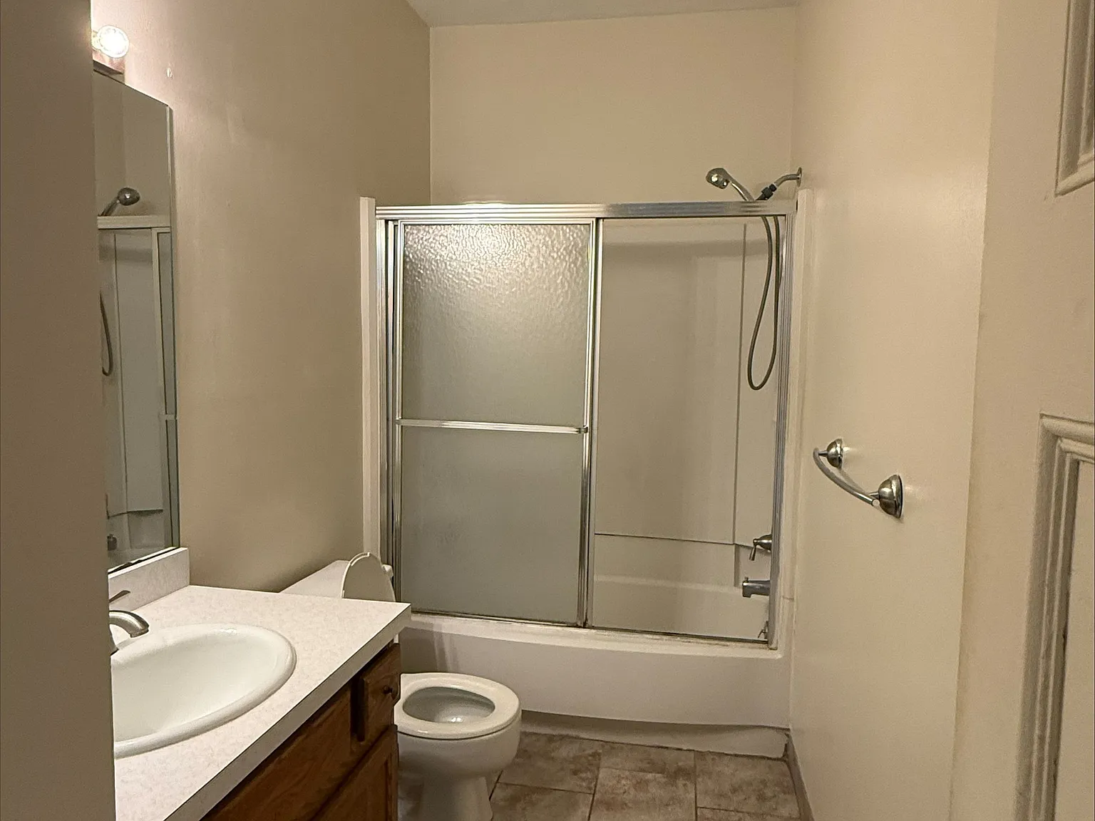 2 bed, 930 sqft, $1,500 — Photo 3