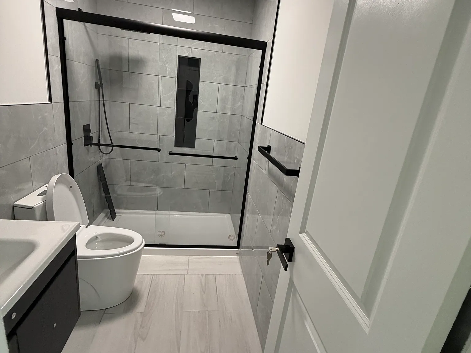 4 bed, 2115 sqft, $2,600 — Photo 3