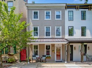 77 S Main St, Lambertville, NJ 08530