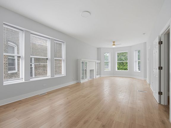 5th image of 7141 S King Dr #2F