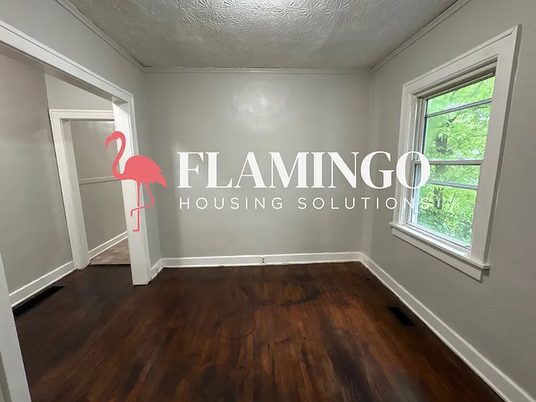 38 Pointview Ave — Photo 5