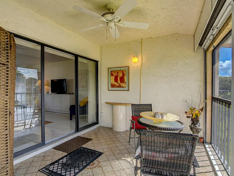7911 Eastlake Dr #H — Photo 35