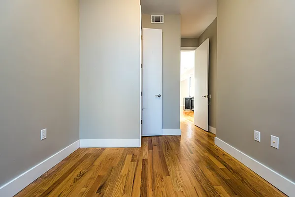 Rented by Nooklyn NYC LLC | media 7