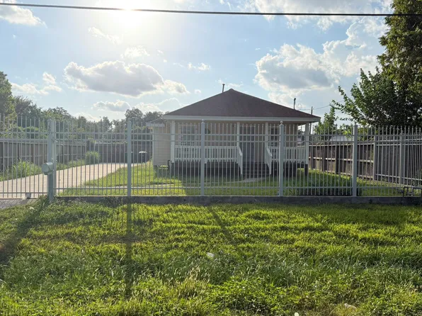3507 E Lockwood Dr, Houston, TX 77026