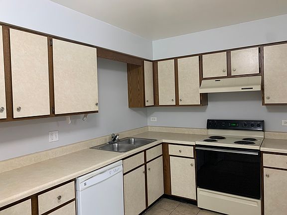 2nd image of 33561 N Royal Oak Ln APT 106