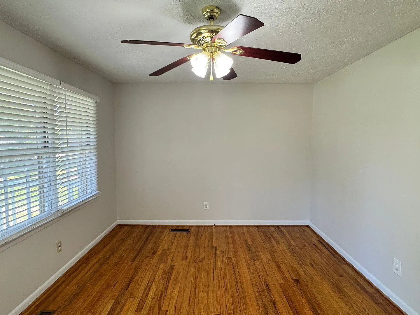 3 Bedroom 1.5 Bath Ranch in Fayetteville — Photo 3