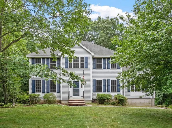 79 Wyndridge Circle, Pelham, NH 03076