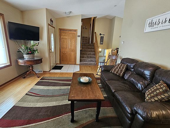 3rd image of 1321 Ridgewood Dr