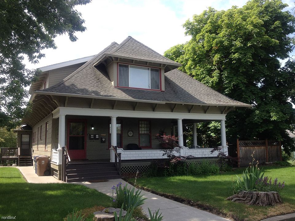 Front view of 4 plex
