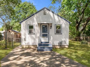 95 Wilson Ave, Warwick, RI 02889