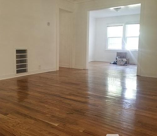 4th image of 5425 Paseo Blvd #B