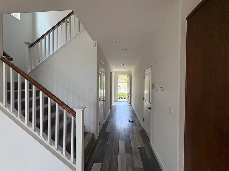 1072 Mariners Dr — Photo 10