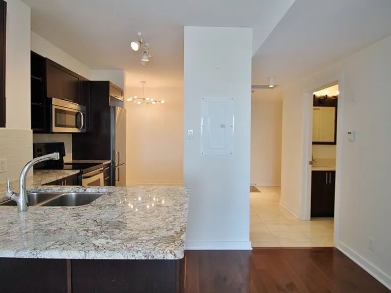 300C Lett St #422 — Photo 9
