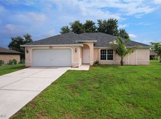 127 SW 11th Ter, Cape Coral, FL 33991