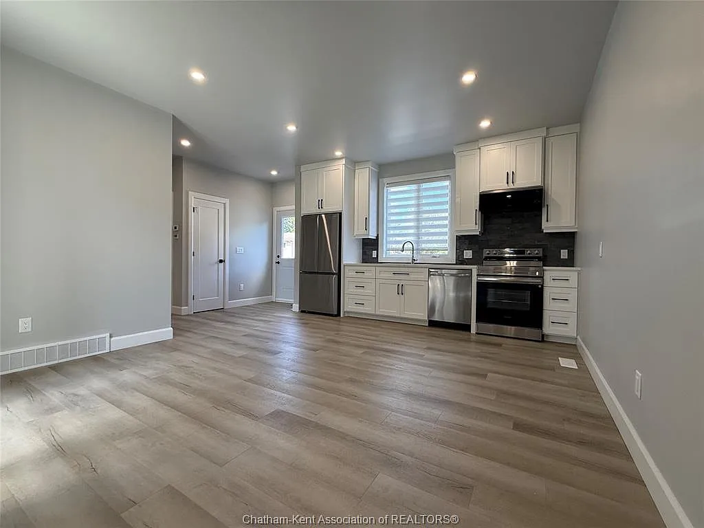 2 bed, $1,699 — Photo 4