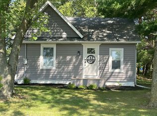 195 Lane 230 Hamilton Lk, Hamilton, IN 46742