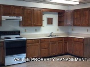 225 Maple St #3, Farmingdale, ME 04344