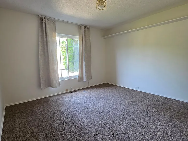 6437 Elmhurst Dr — Photo 9