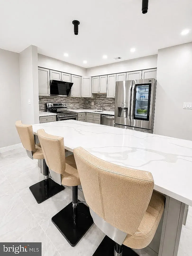 51 Chiswick Drive - 1 — Photo 4