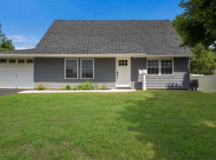 89 Harrow Rd, Levittown, PA 19056