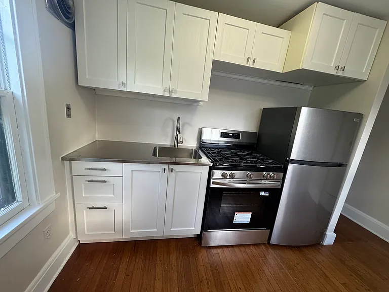 569 Trinity Pl #2 — Photo 11
