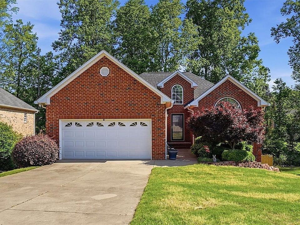 1st image of 379 Sandpiper Dr