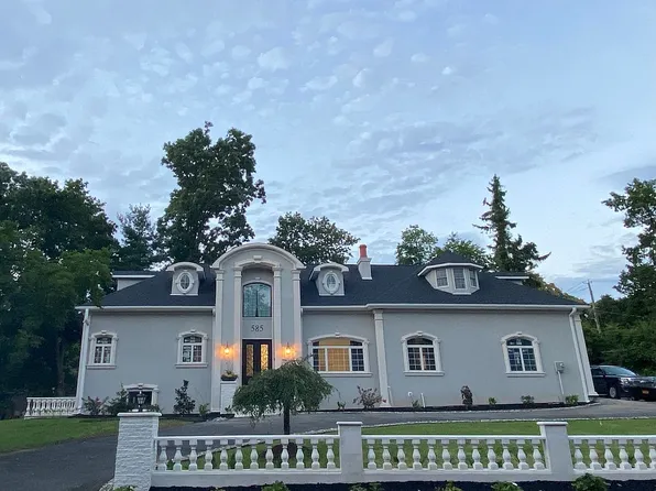 585 Franklin Lake Rd, Franklin Lakes, NJ 07417