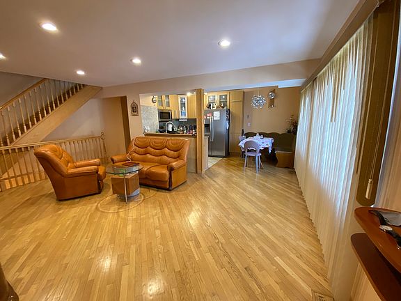 2nd image of 728 Inverrary Ln