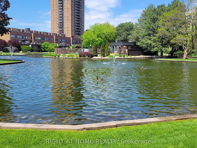 260 Brittany Dr #414 — Photo 24