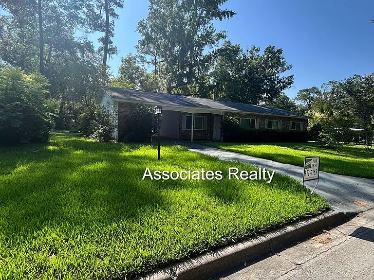 715 NW 36th St — Photo 1