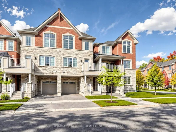 1072 Clipper Ln, Pickering, ON L1X 0E8