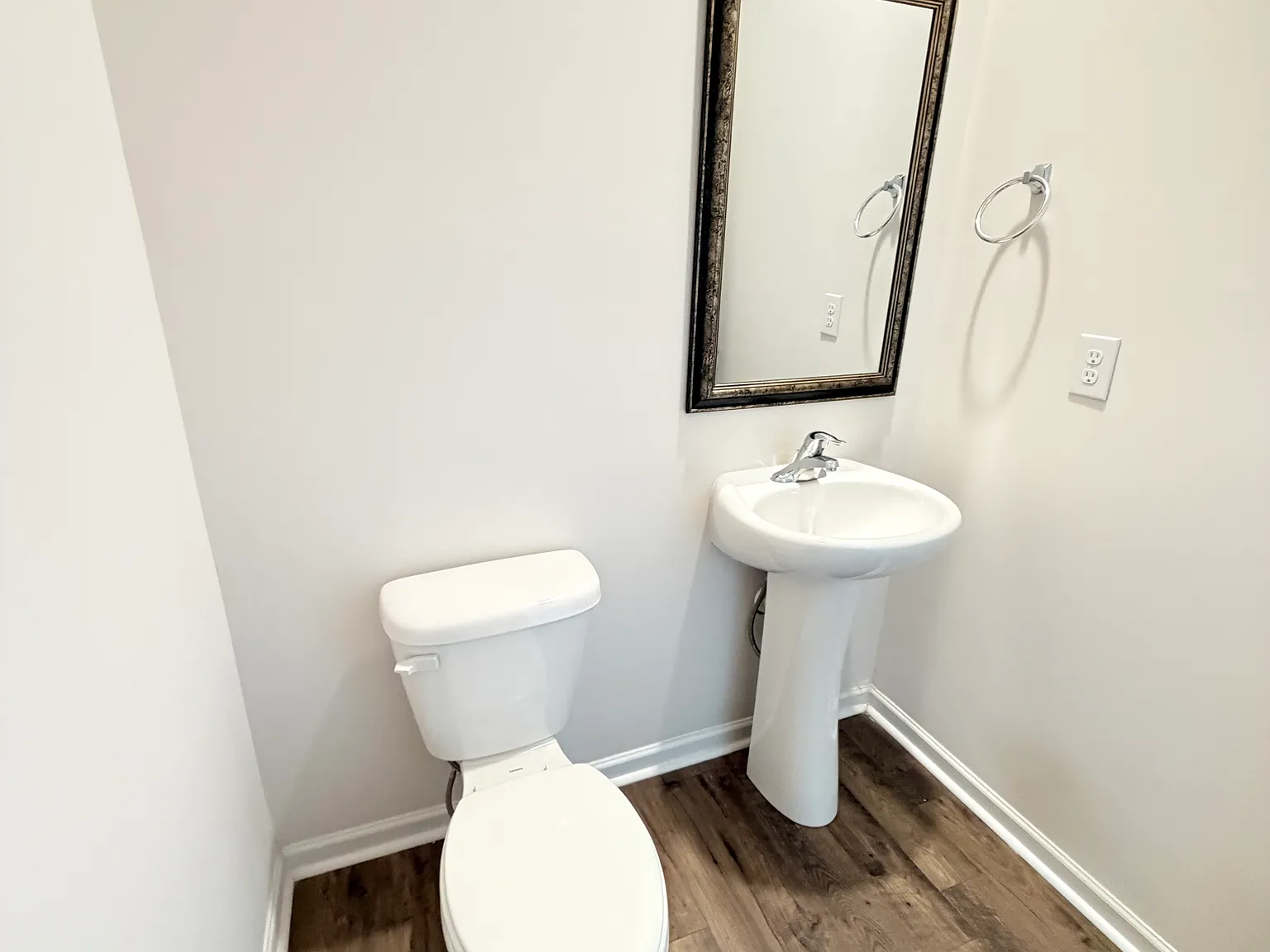4 bed, 2.5 bath, 2207 sqft, $2,250 — Photo 3