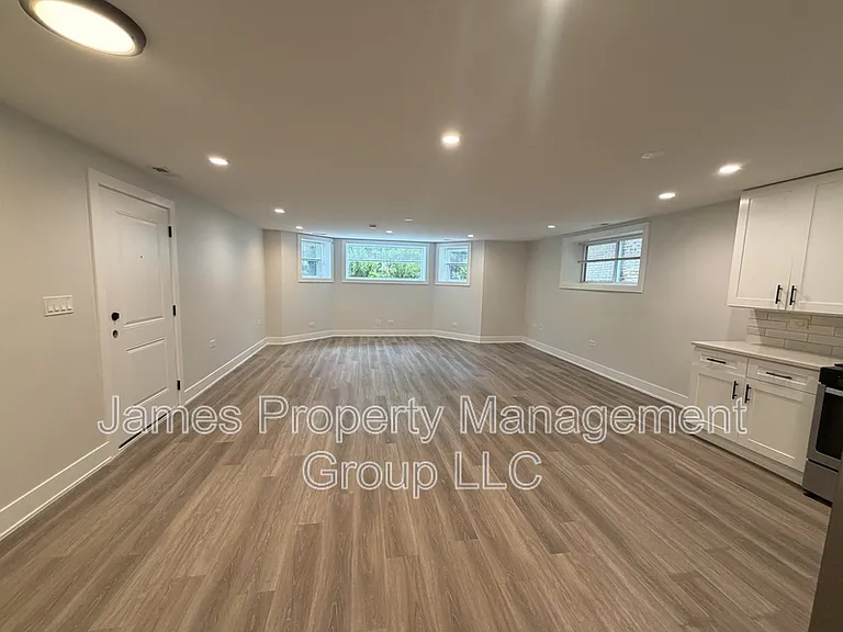 6325 N Richmond St — Photo 4