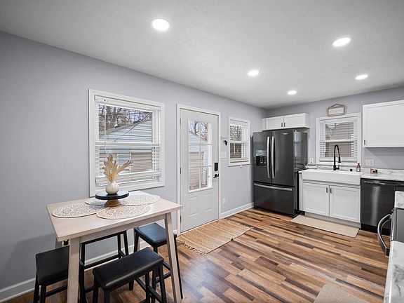 5th image of 350 Brightwood Dr