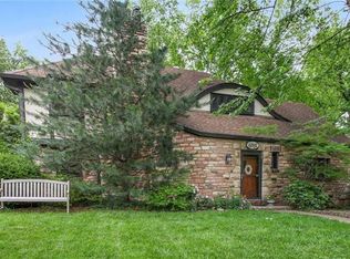 6831 Grand Ave, Kansas City, MO 64113