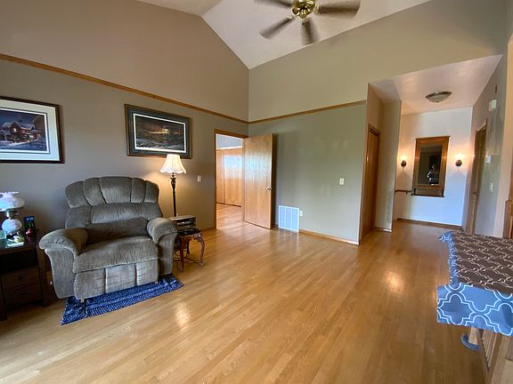 5th image of 1807 Ridgeway Dr