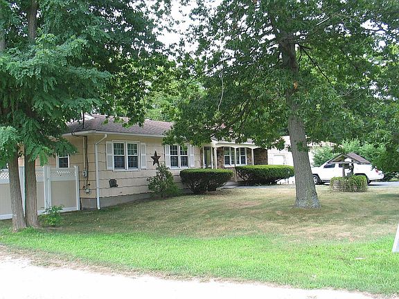 2nd image of 2354 Ocean Ave